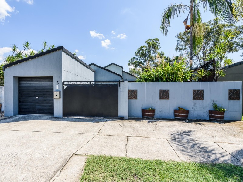5 River Oak Drive, Helensvale QLD 4212