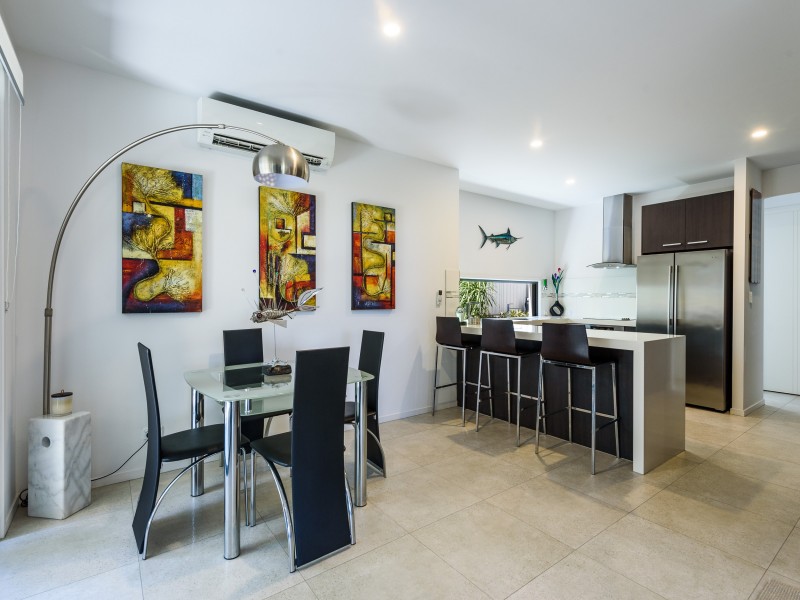 11 Billington Street, Labrador QLD 4215