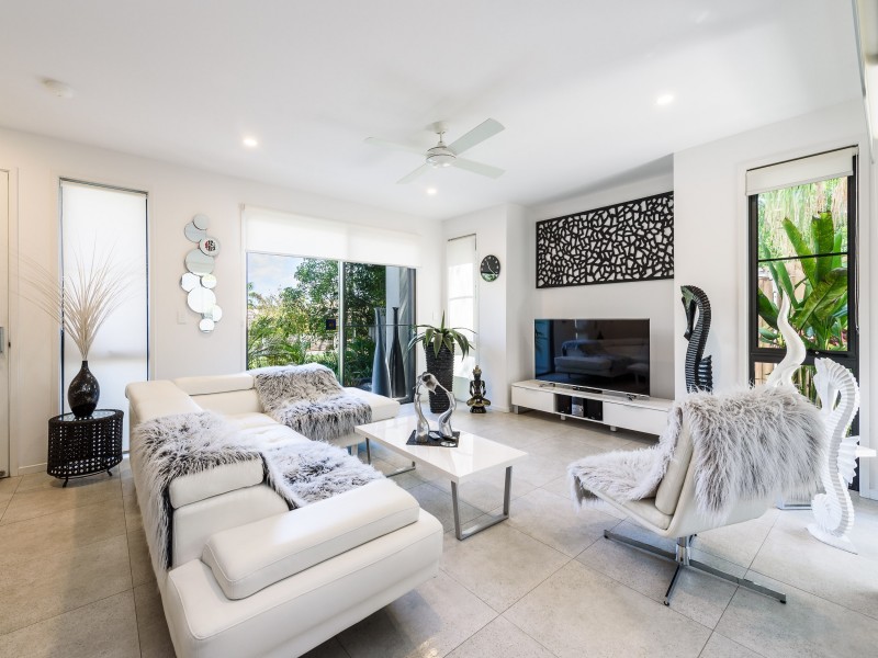 11 Billington Street, Labrador QLD 4215