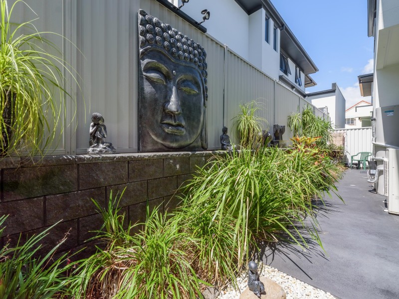 11 Billington Street, Labrador QLD 4215