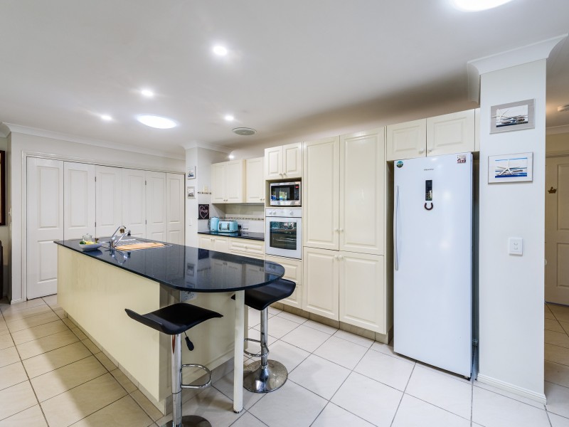 5 Corringle Close, Helensvale QLD 4212