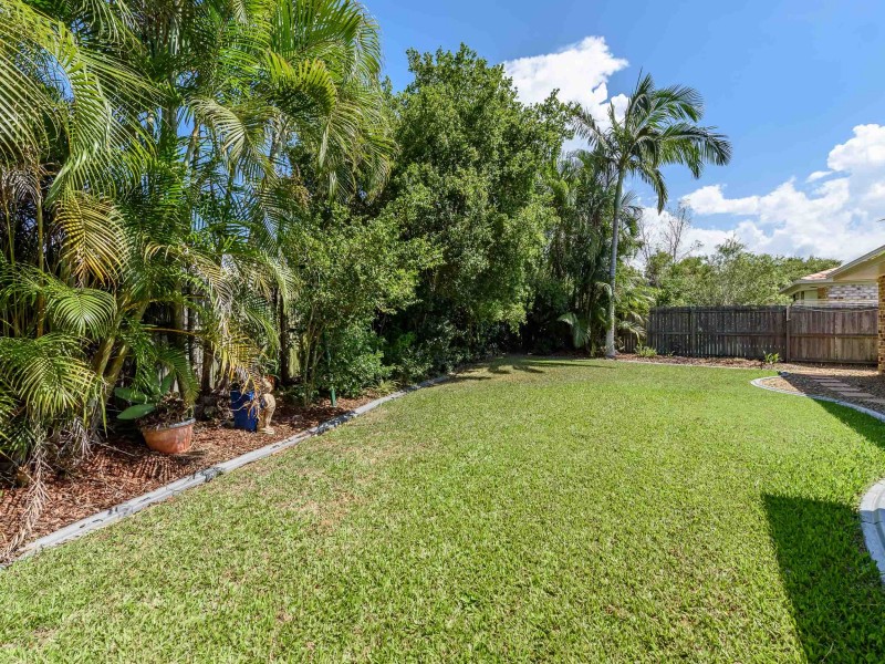 5 Corringle Close, Helensvale QLD 4212