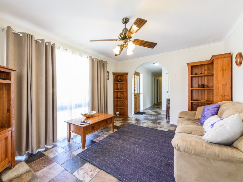 3 Narooma Place, Helensvale QLD 4212