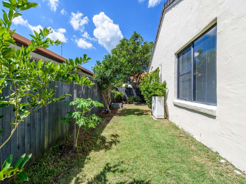 67 Serafina Drive, Helensvale QLD 4212