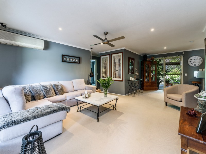 2/5 Academy Street, Oxenford QLD 4210