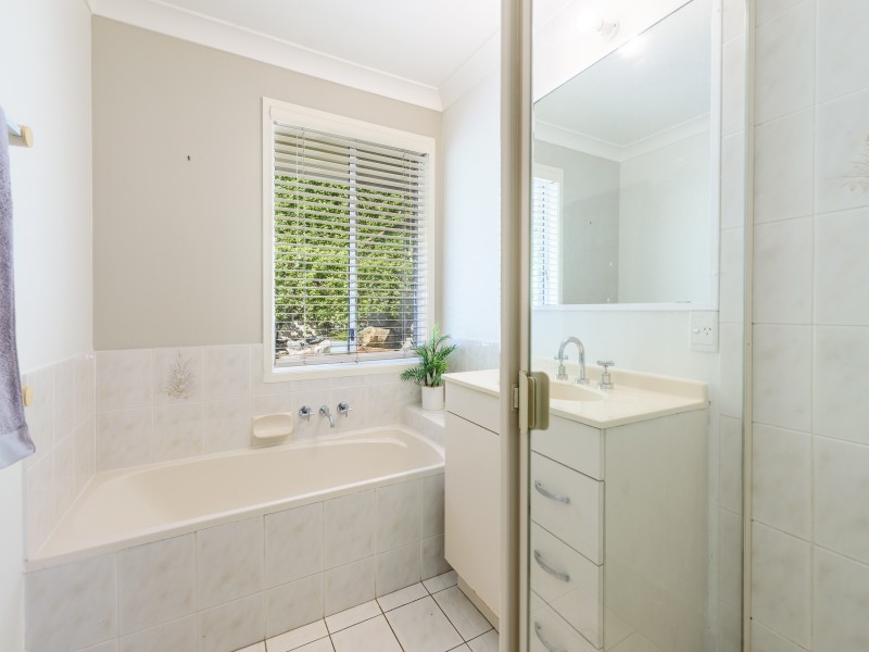 31 Mullewa Crescent, Helensvale QLD 4212