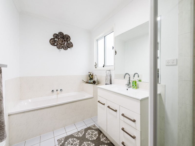 59 River Oak Drive, Helensvale QLD 4212