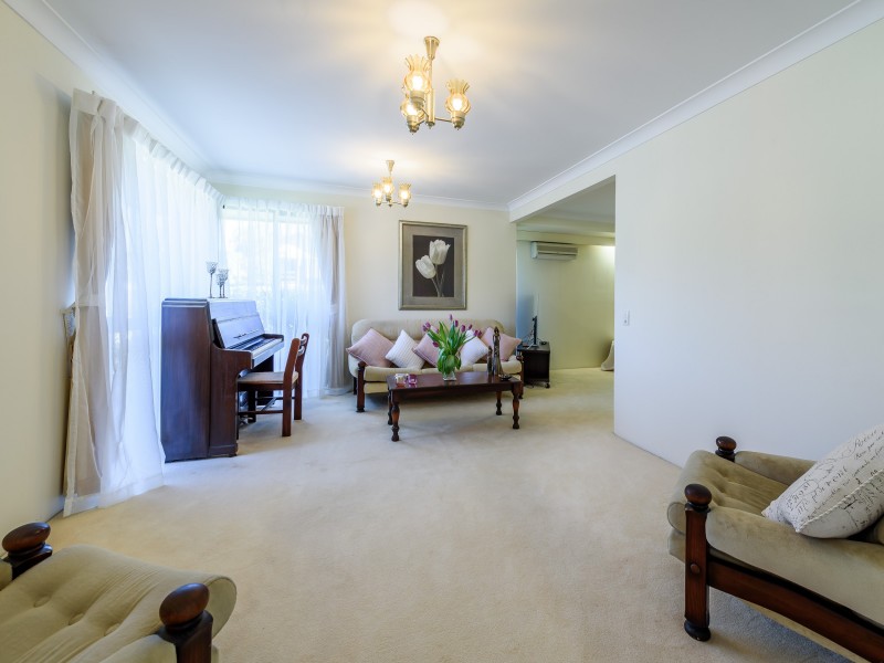 4 Calder Crescent, Helensvale QLD 4212