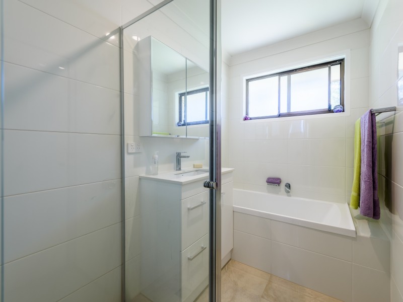 4 Calder Crescent, Helensvale QLD 4212