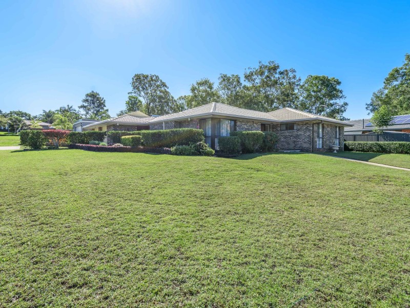4 Calder Crescent, Helensvale QLD 4212