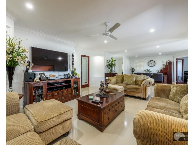 13 Jesmond Road, Helensvale QLD 4212