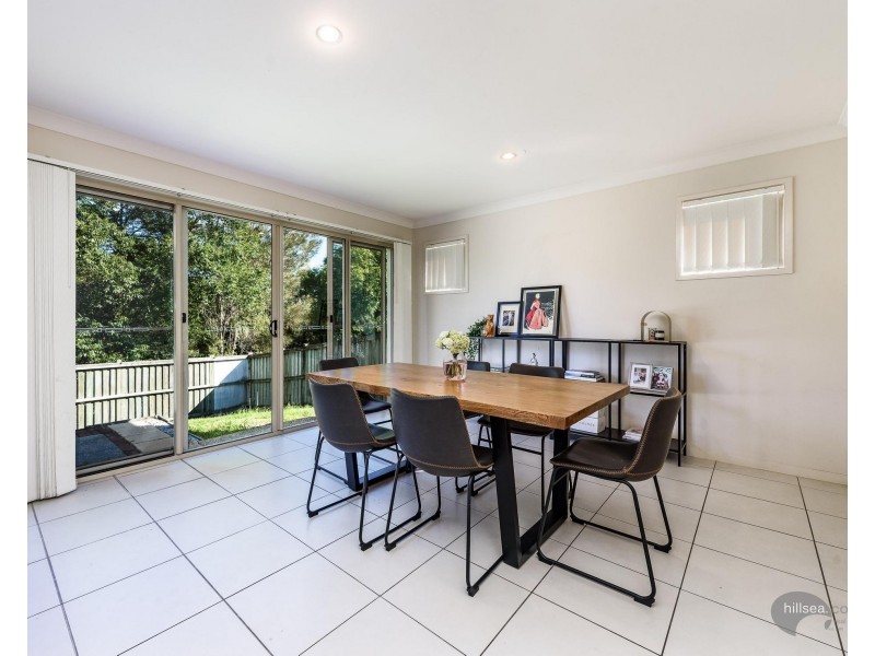 8 Alford Lane, Pacific Pines QLD 4211