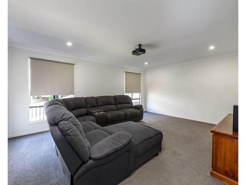 3 Cathmor Court, Oxenford QLD 4210