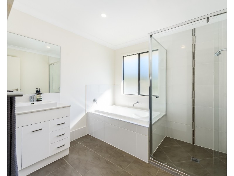 3 Cathmor Court, Oxenford QLD 4210