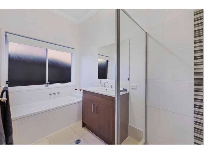 2 Bakara Lane, Upper Coomera QLD 4209