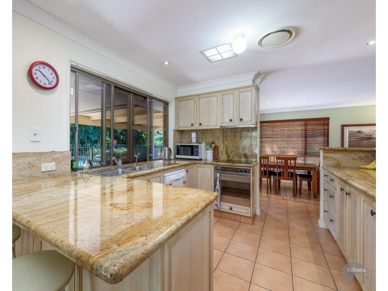 8 Derwent Avenue, Helensvale QLD 4212