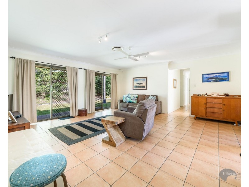 8 Derwent Avenue, Helensvale QLD 4212