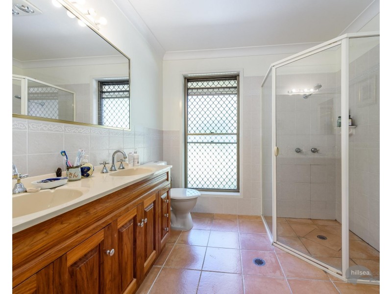 8 Derwent Avenue, Helensvale QLD 4212