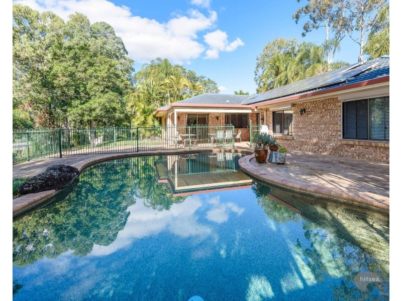 8 Derwent Avenue, Helensvale QLD 4212