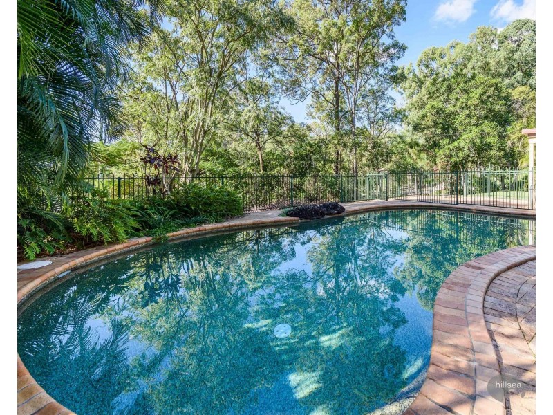 8 Derwent Avenue, Helensvale QLD 4212