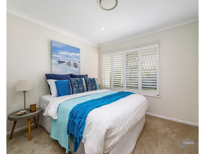 1 Dobell Avenue, Paradise Point QLD 4216