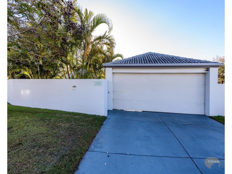 1 Dobell Avenue, Paradise Point QLD 4216