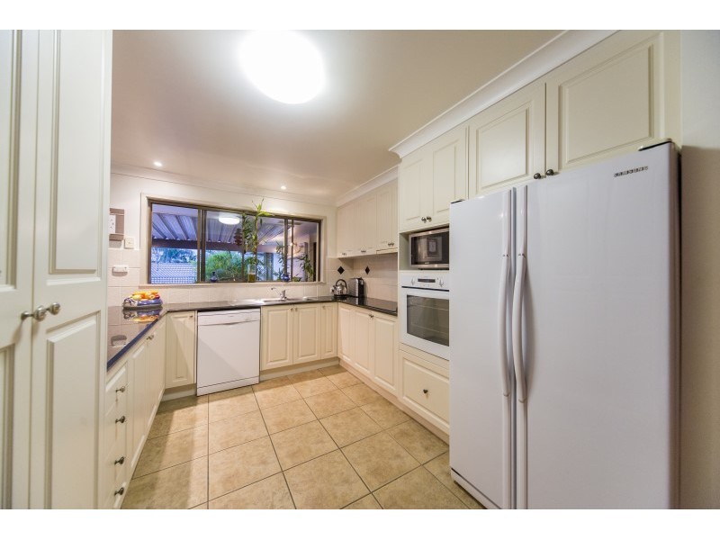 11 Tambo Court, Helensvale QLD 4212