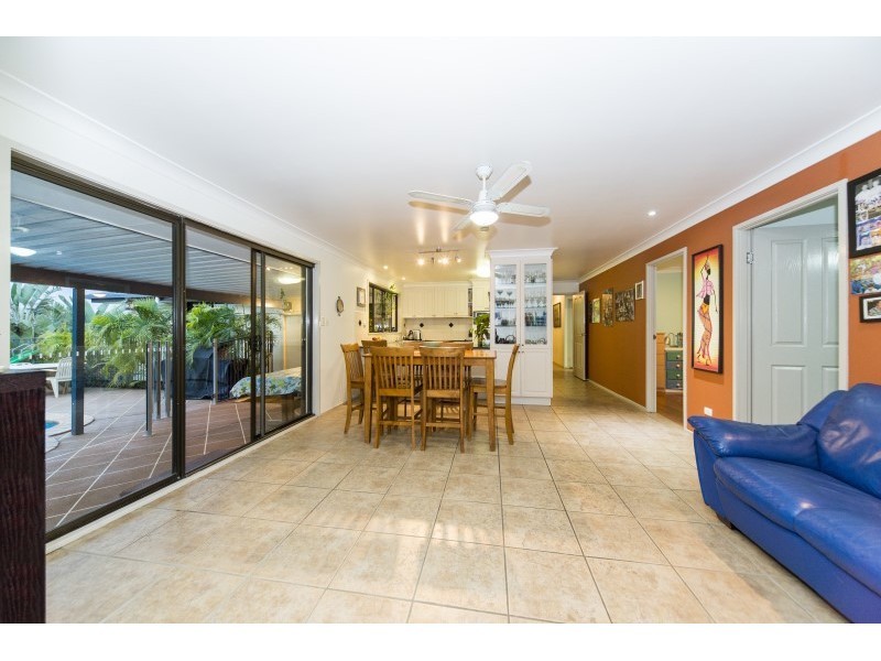 11 Tambo Court, Helensvale QLD 4212