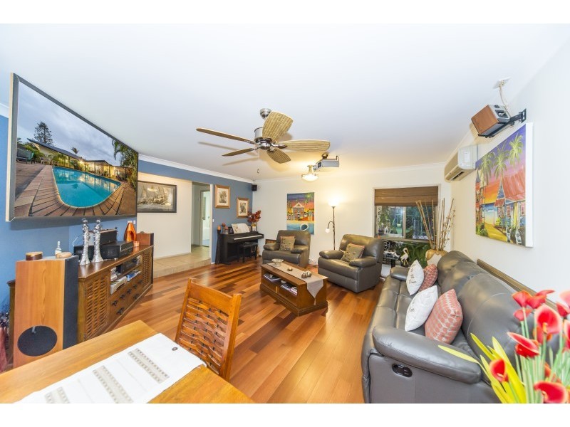 11 Tambo Court, Helensvale QLD 4212