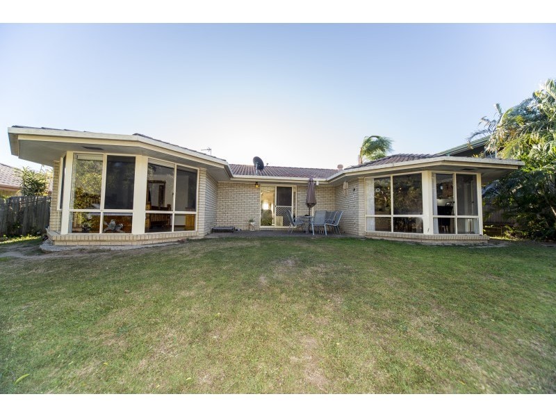 15 Corringle Close, Helensvale QLD 4212