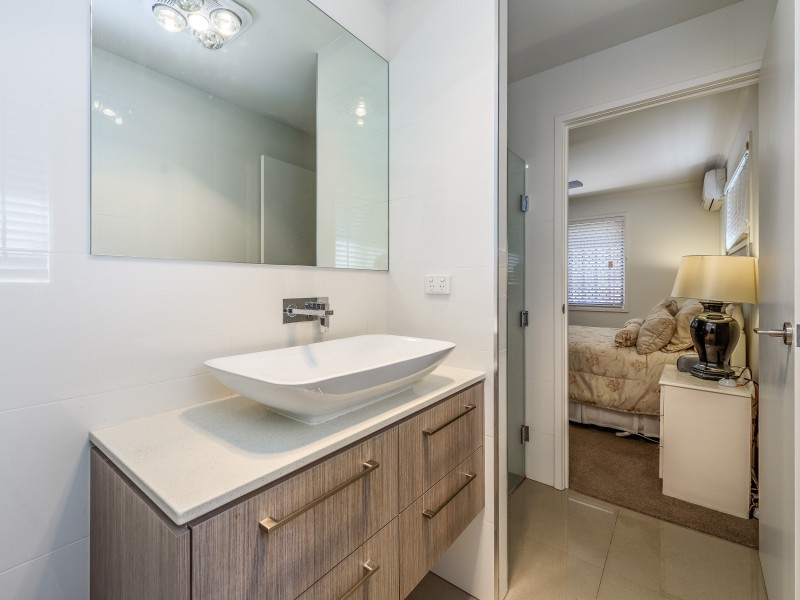 13 Adaminaby Drive, Helensvale QLD 4212