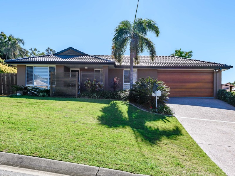 13 Adaminaby Drive, Helensvale QLD 4212