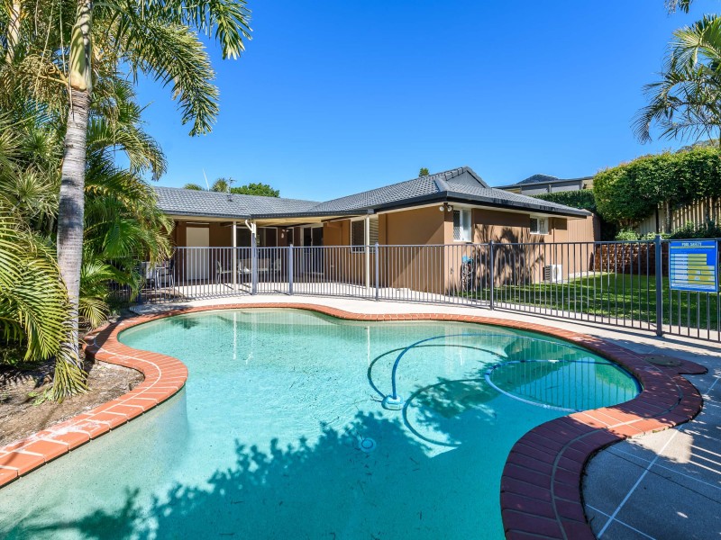 13 Adaminaby Drive, Helensvale QLD 4212
