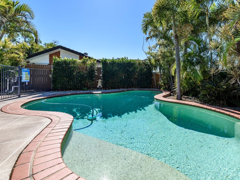 13 Adaminaby Drive, Helensvale QLD 4212