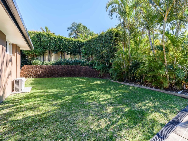 13 Adaminaby Drive, Helensvale QLD 4212