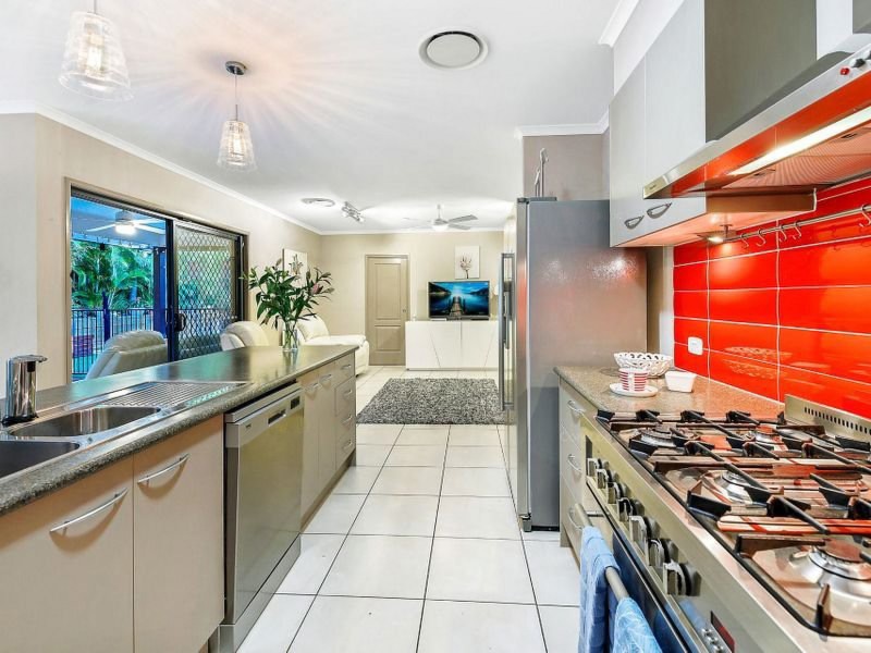 5 Berrimilla Lane, Coomera Waters QLD 4209