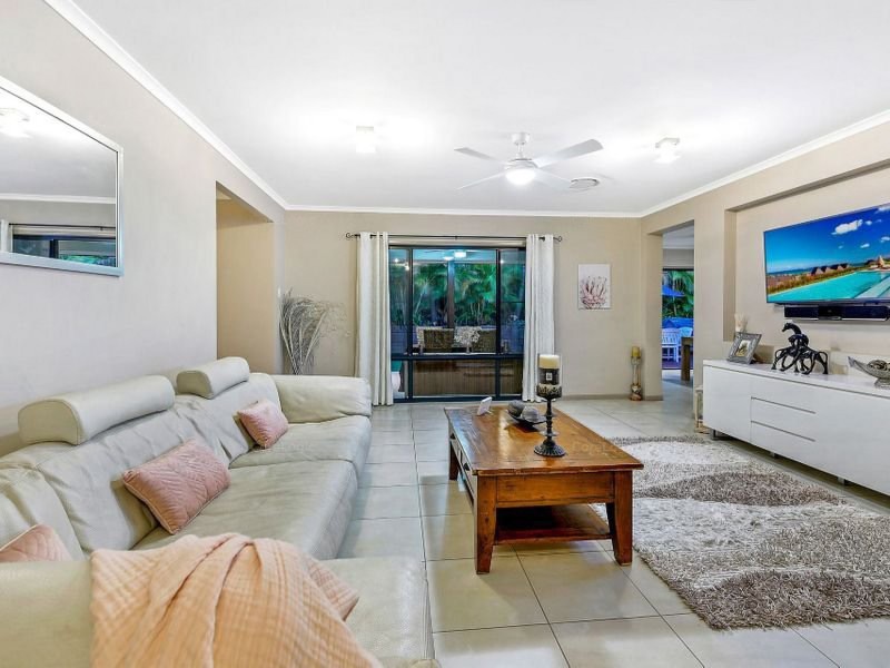 5 Berrimilla Lane, Coomera Waters QLD 4209