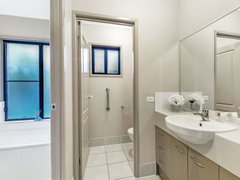 5 Berrimilla Lane, Coomera Waters QLD 4209