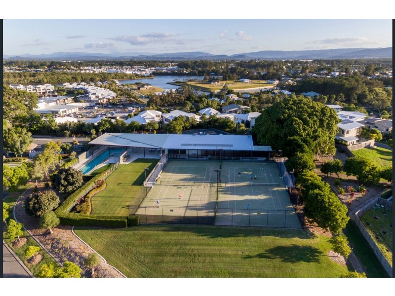 5 Berrimilla Lane, Coomera Waters QLD 4209