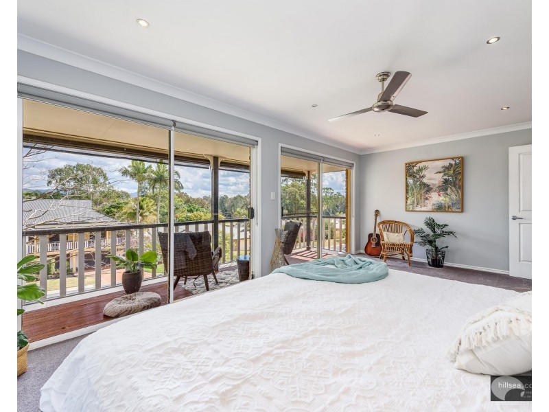 14 Edgeworth Place, Helensvale QLD 4212