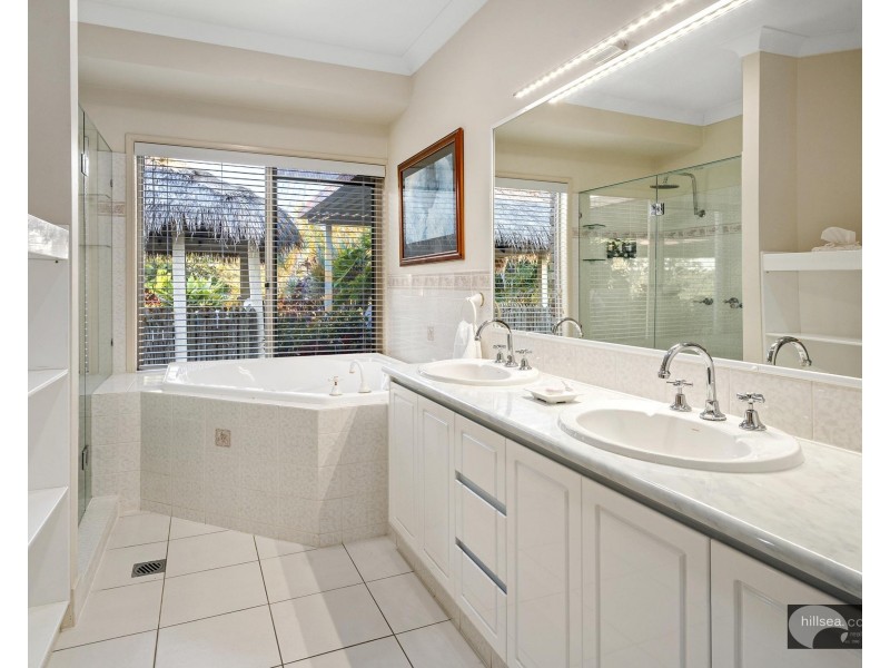 13 Oregon Way, Oxenford QLD 4210