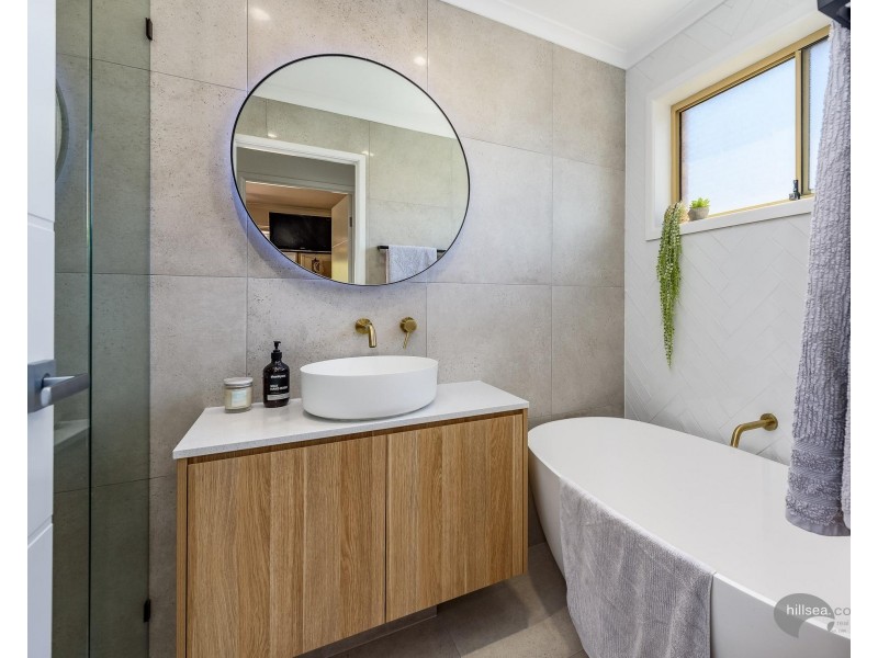 2/18 Artists Avenue, Oxenford QLD 4210