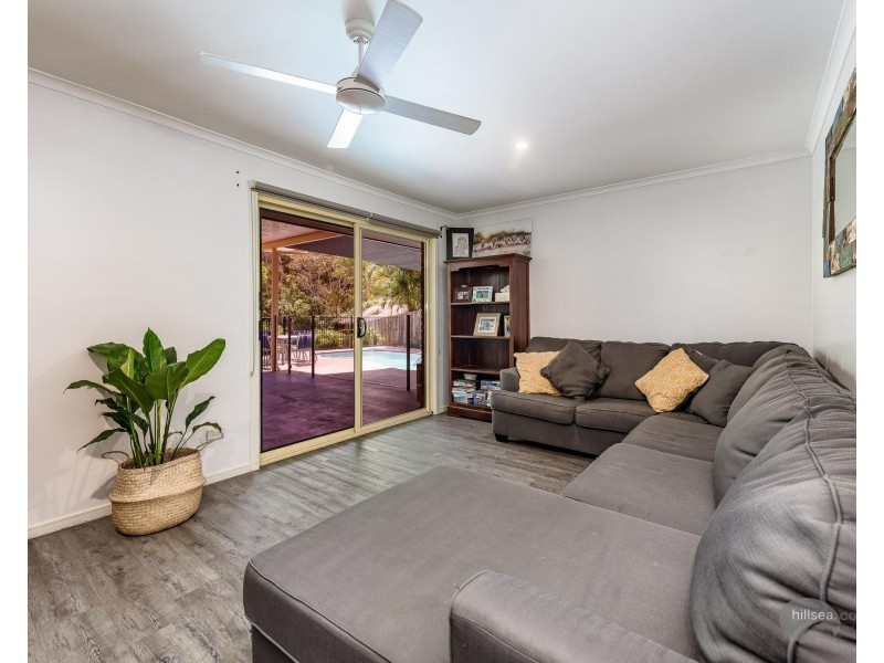 22 Cootharaba Drive, Helensvale QLD 4212