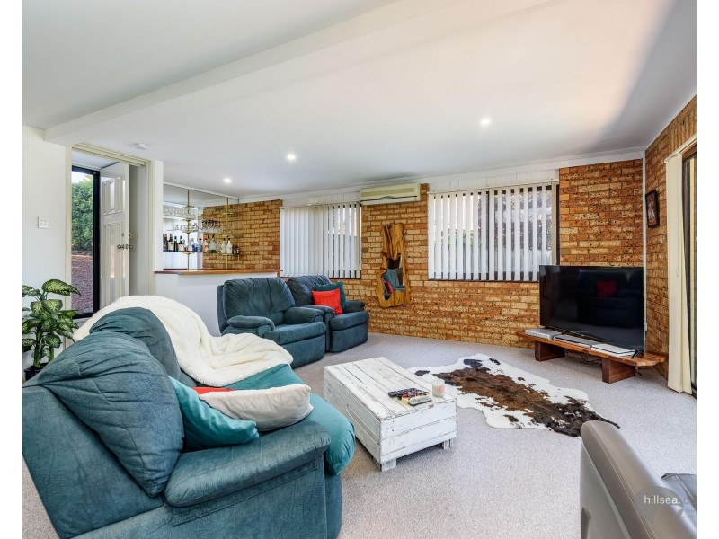 23 Dromana Crescent, Helensvale QLD 4212