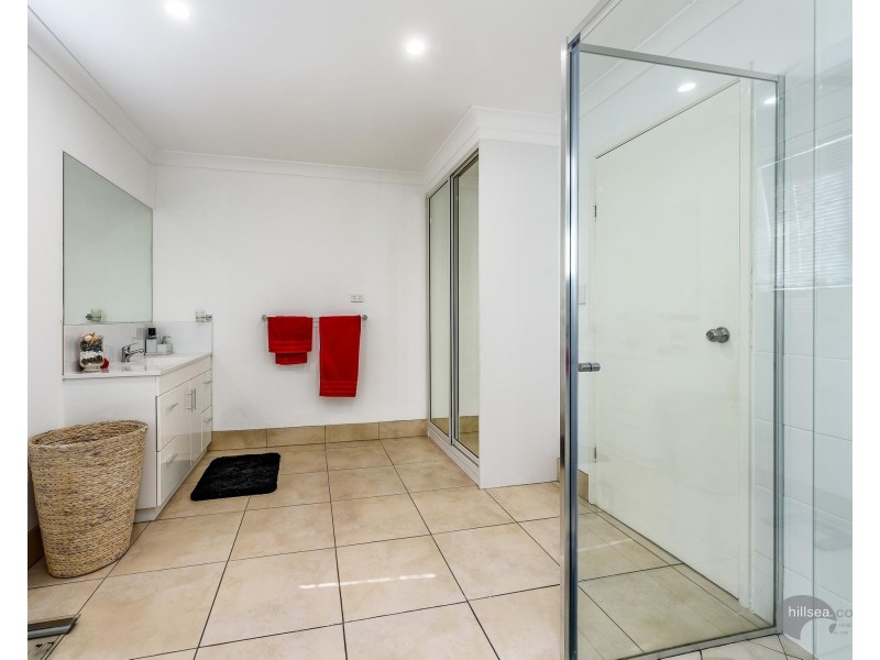 23 Dromana Crescent, Helensvale QLD 4212