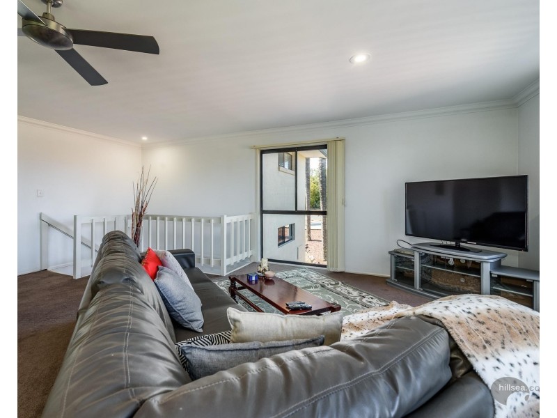 23 Dromana Crescent, Helensvale QLD 4212