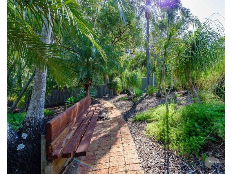 23 Dromana Crescent, Helensvale QLD 4212