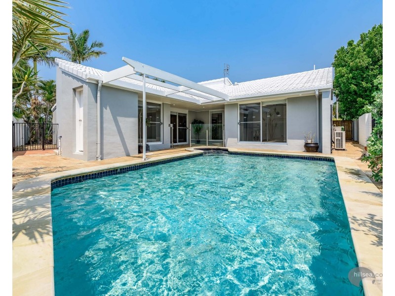 2 Rum Point Place, Runaway Bay QLD 4216