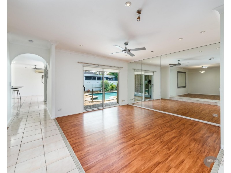 2 Rum Point Place, Runaway Bay QLD 4216