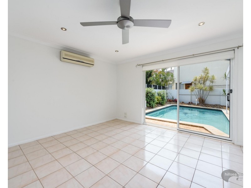 2 Rum Point Place, Runaway Bay QLD 4216